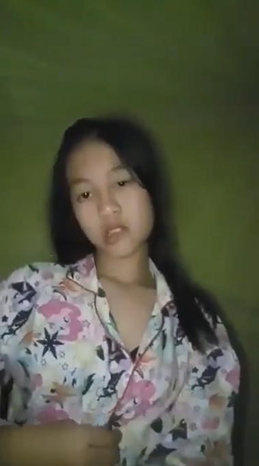 Naurah SMA Memek Tembem Lagi Sange