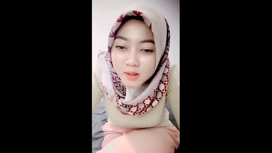 Bu Guru Cantik Memek Tembem Masih Perawan