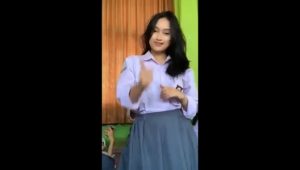 Merawanin Pacar SMA Sampe Berdarah Memeknya